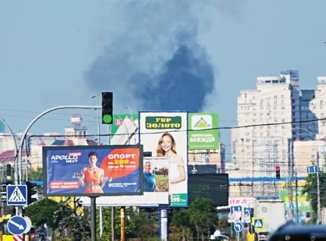 Ukraines economy hobbled by Russian strikes