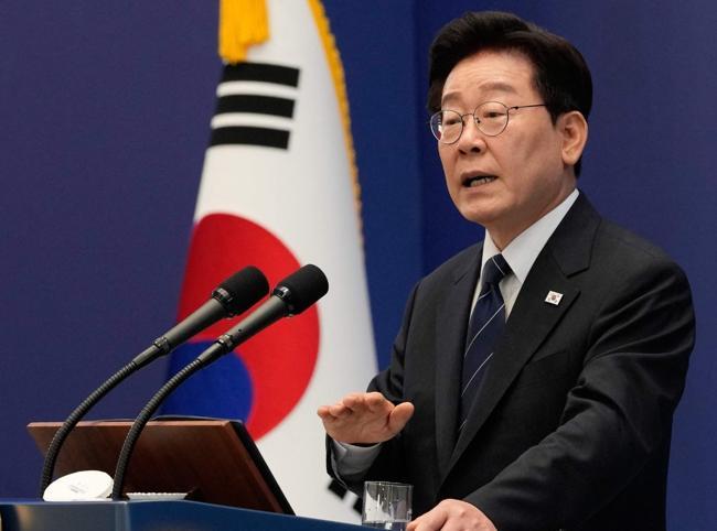 Trump clearly wants dialogue with Pyongyang: S Korean President