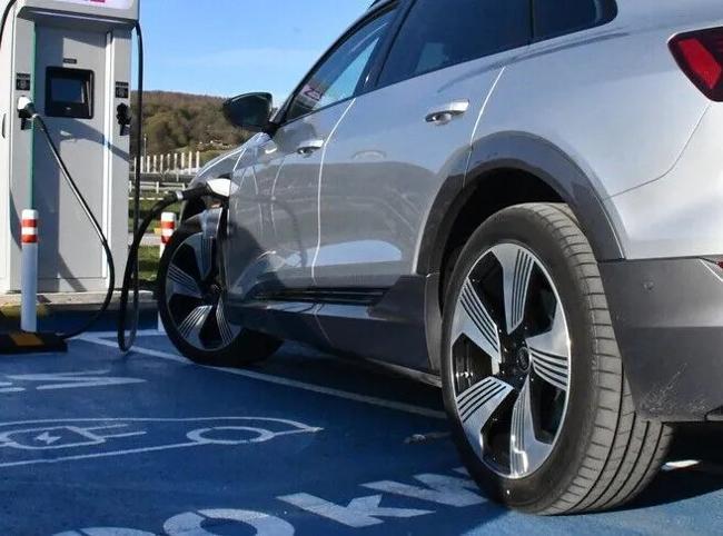 Electric car fleet grows 53 percent in a year