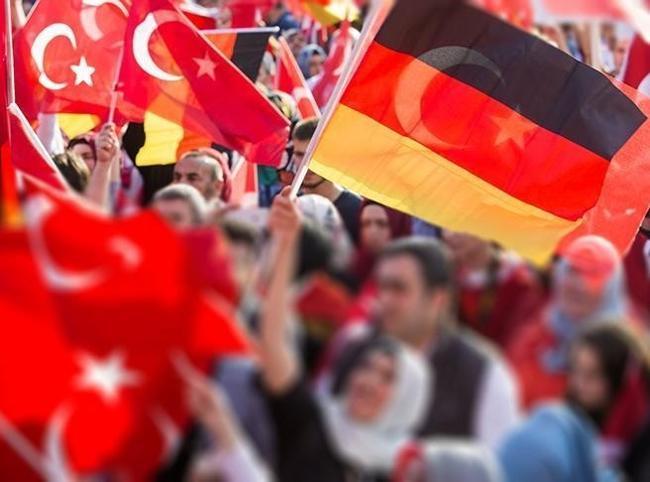 Report warns of far-right risks for Turks in Germany