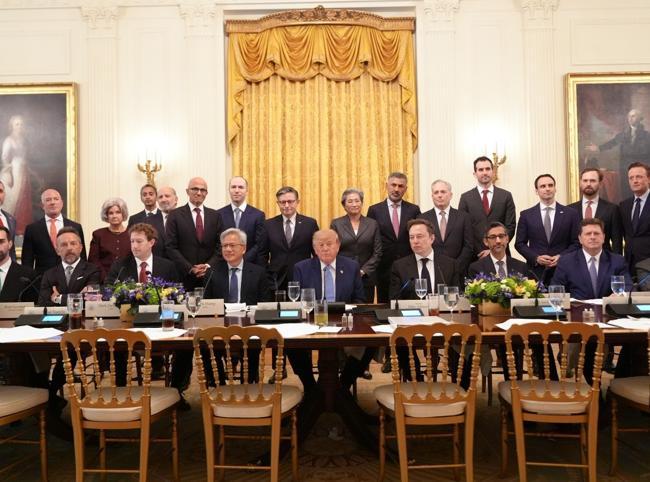 Tech leaders sign AI self-regulation pledge