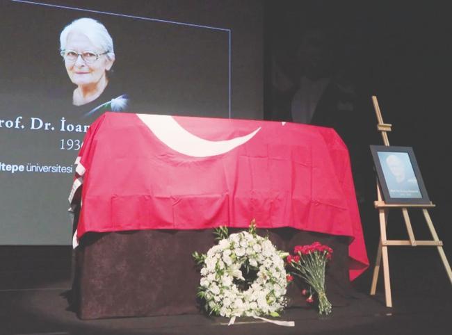 Türkiye bids farewell to pioneering philosopher İoanna Kuçuradi