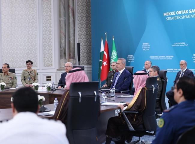 Türkiye, Mecca pact allies to discuss regional security in Riyadh