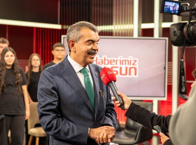Minister Yusuf Tekin visits Demirören media high school