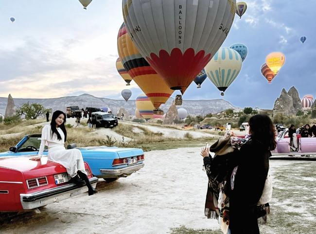East Asian tourists fuel autumn tourism boom in Cappadocia
