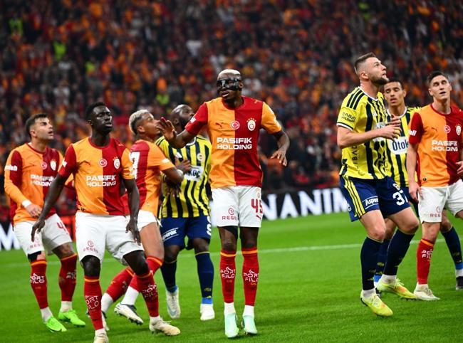 Osimhen’s brace pips Fenerbahçe as Galatasaray wins 2-1