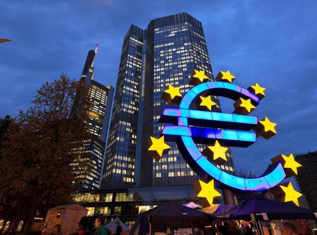 Eurozone banks tighten lending as demand weakens