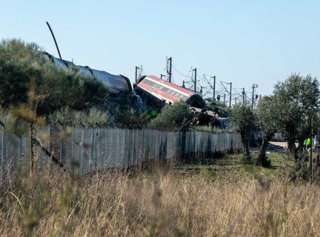 Dozens killed as high-speed trains collide in Spain