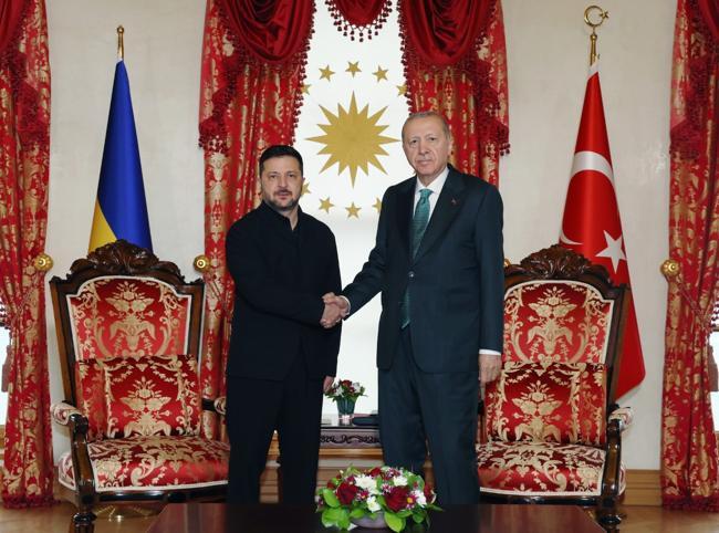 Erdoğan, Zelensky meet on war and Black Sea security