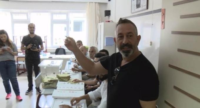 Turkish celebrities cast their votes in landmark elections