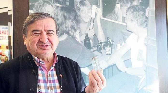 Hippies revisit iconic Istanbul pudding shop