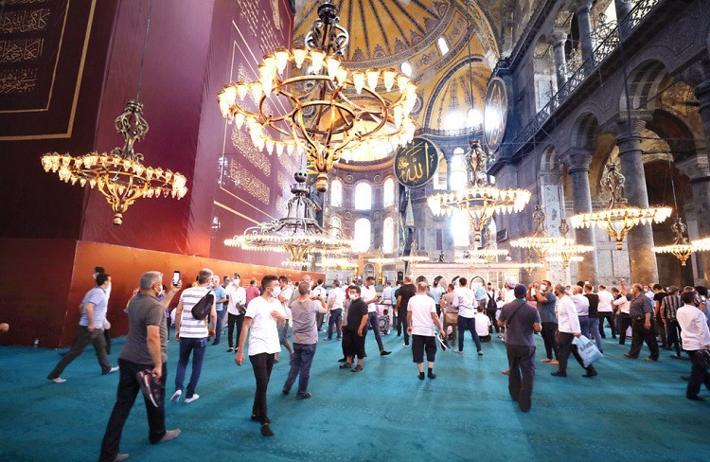 Work should continue in Hagia Sophia: Op-ed