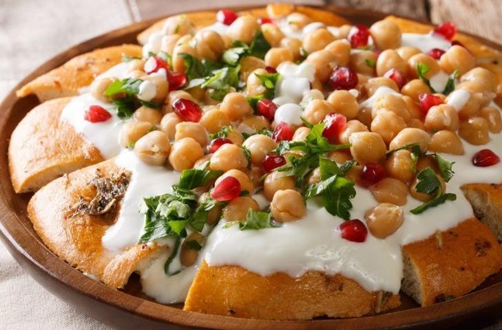 Lübnan Mutfağı'ndan enfes bir salata 'Nohutlu Fette'