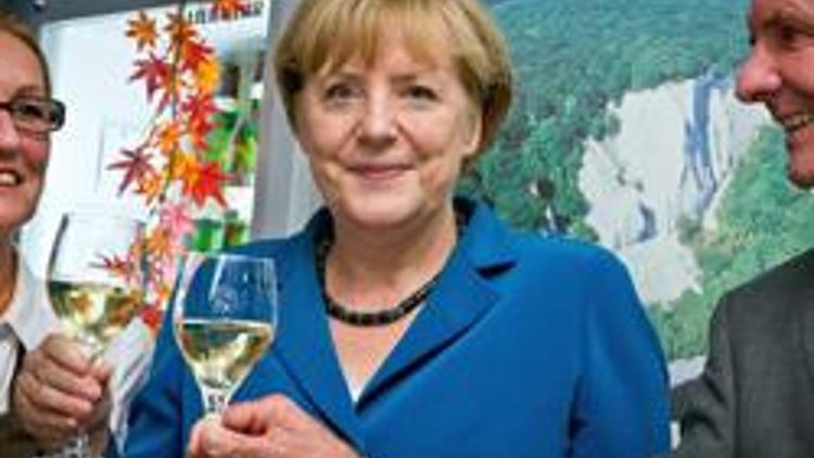 Almanlar Merkelle dört yıl daha dedi