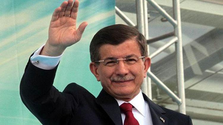 Başbakan Davutoğlu iş dünyasıyla sürpriz bir toplantı yaptı