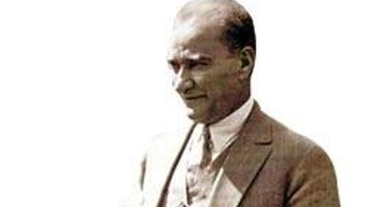 Mercedes, Atatürk’ün 1926’da aldığı otonun fotoğrafını yayınladı