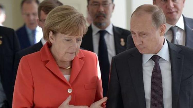 Putin, Merkele Ukrayna krizini anlattı