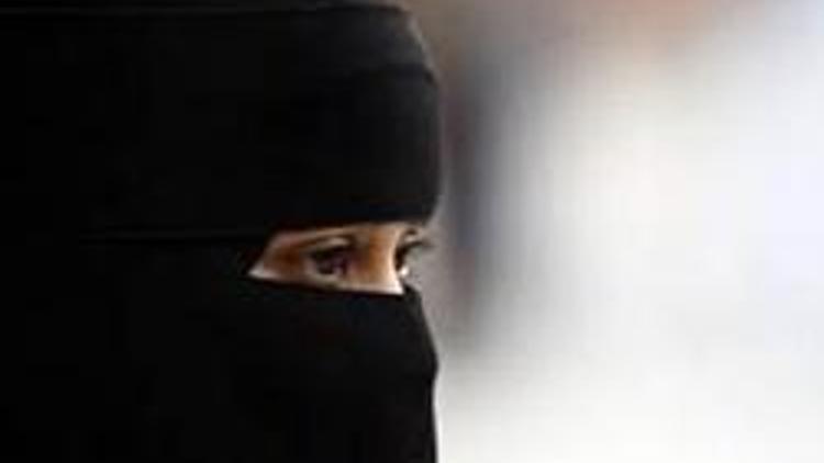 Suudi kadınlara kışla yolu göründü