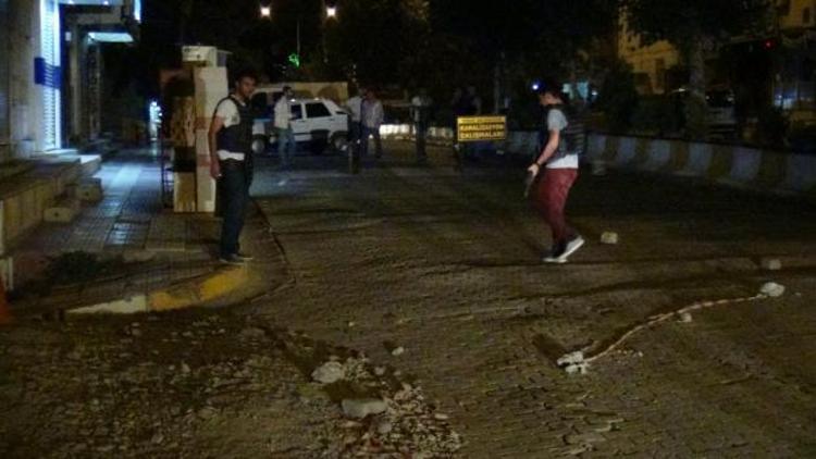 Diyarbakırda polisin şehit edildiği saldırıya 13 gözaltı