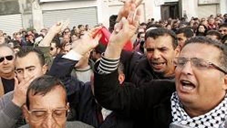 Tunus’ta isyan büyüyor: 20 ölü