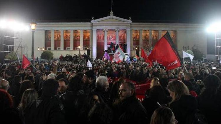 SYRIZA lideri Çipras: Yunanistan sayfa çeviriyor