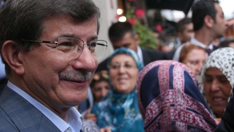 Başbakan Davutoğlu, sabah namazını Eyüp Sultanda kıldı