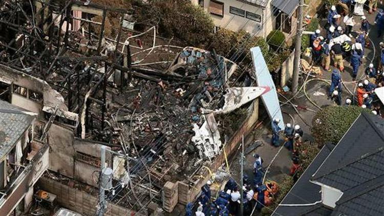 Japonyada yerleşim alanına özel uçak düştü: 3 ölü