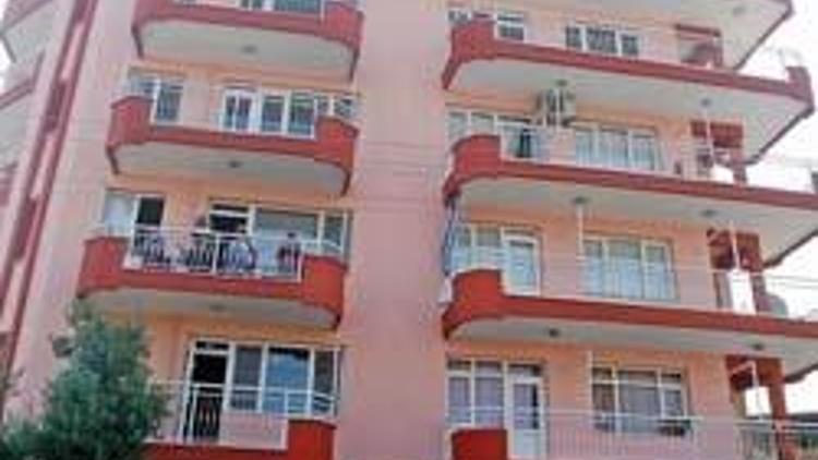 İnşaatı 18 sene süren apartmana mehterli açılış