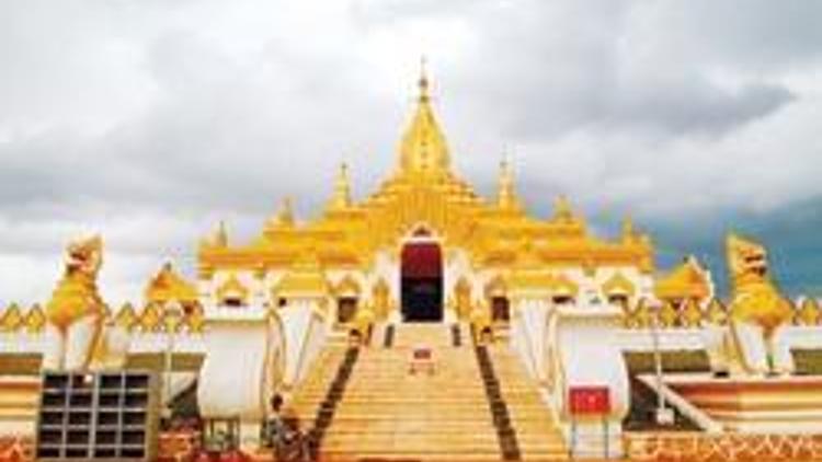 Altın kaplı tapınakların ülkesi Myanmar