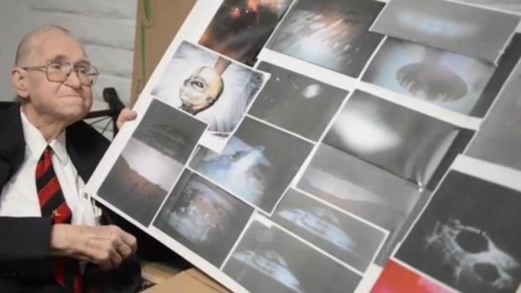 Ölmeden önce uzaylılara ait olduğunu iddia ettiği fotoğrafları yayınladı