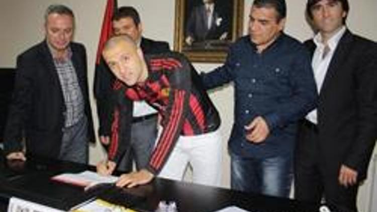 Mehmet Güven imzayı attı