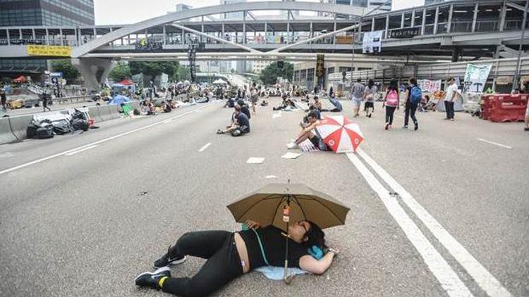 Hong Kong: Çin, göstericileri uyardı
