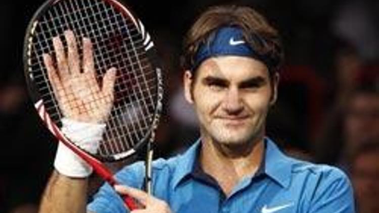 Federer yarı finalde