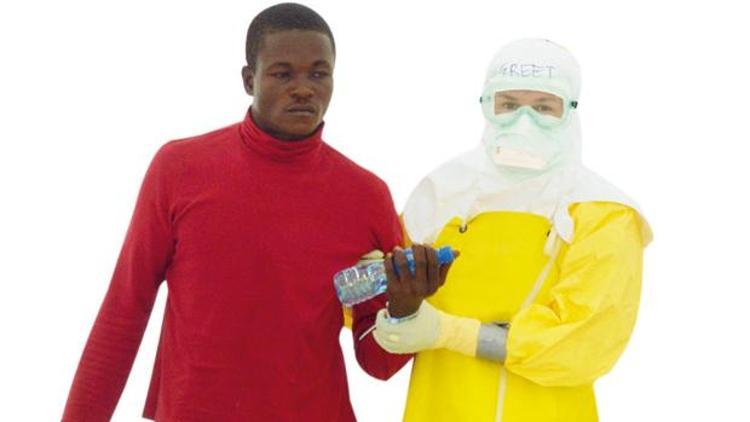Ebola ülke bitirdi