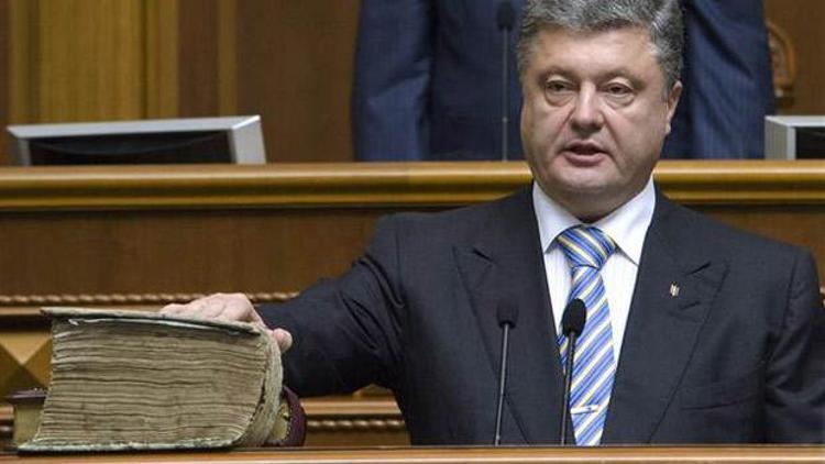 Ukrayna: Poroşenko cumhurbaşkanı olarak yemin etti