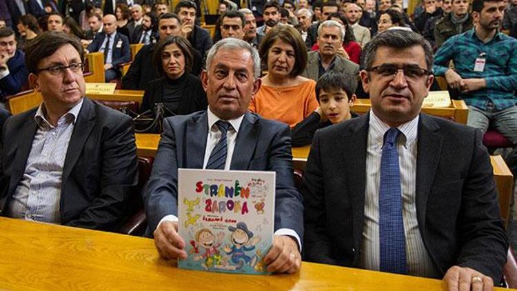 HDPden Başbakan Davutoğluna Kürtçe çocuk kitabı