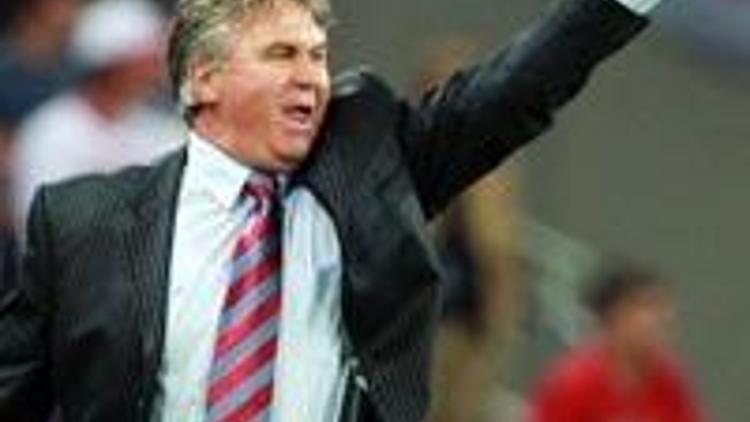 Hiddink faturayı hakeme kesti