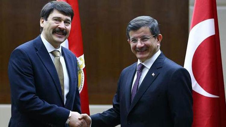 Macaristan Cumhurbaşkanı Ader, Başbakan Davutoğlu ile görüştü