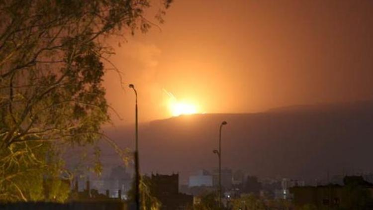Arap uçakları Sana’yı vurdu: 40 sivil öldü