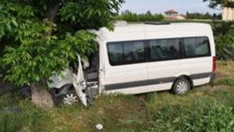 Adana Demirspor taraftar otobüsü kaza yaptı