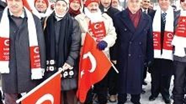 Şehitlere yürüdüler