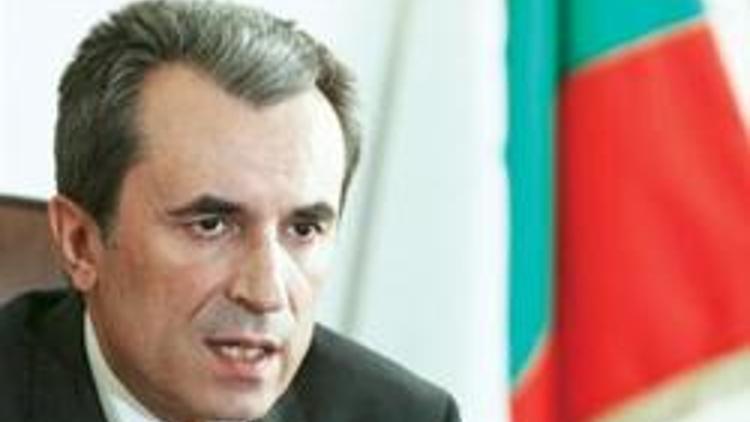Bulgar Başbakan göstericilerden özür diledi