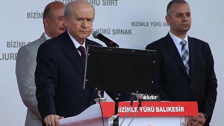 Bahçeli: Davutoğlu lafın gelişi Başbakandır