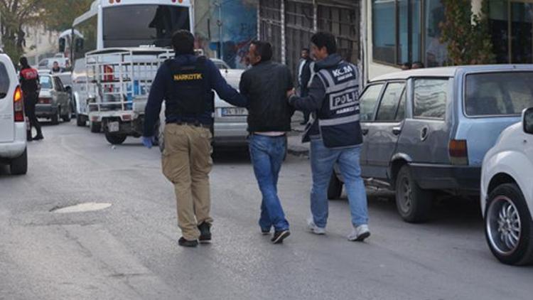 Çinçin’de torbacı baskını