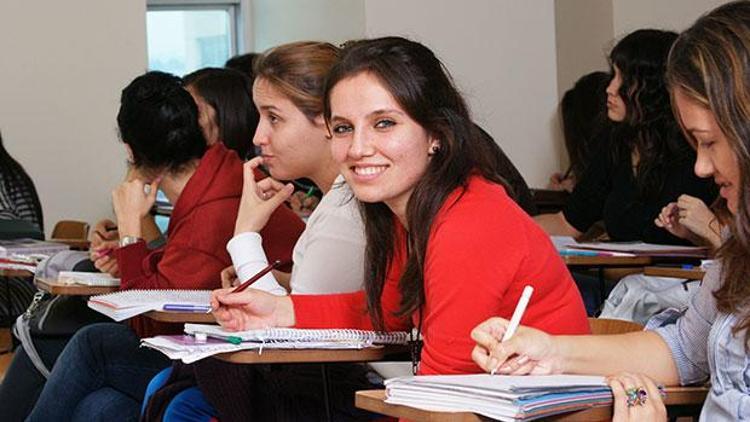 Azerbaycanda Türk üniversitelerine ilgi