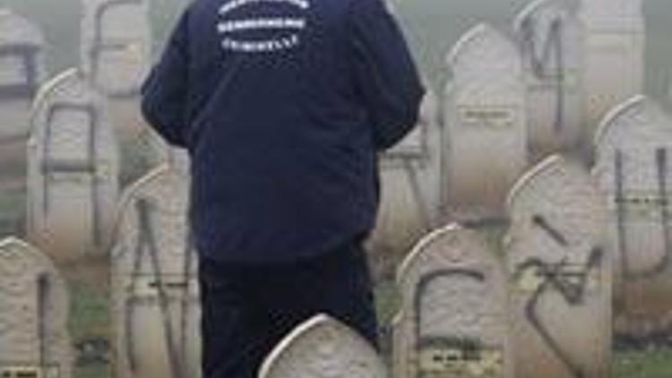 Fransada Müslüman mezarlığına saldırı