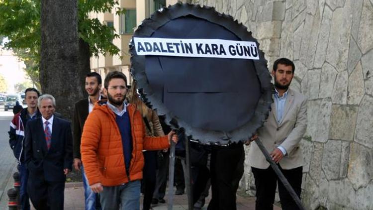 CHPden Türkiyede siyah çelenk protestosu