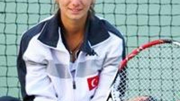 Melis Sezer Wimbledonda elendi