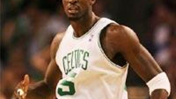 Kevin Garnett, Bostonu uçurdu