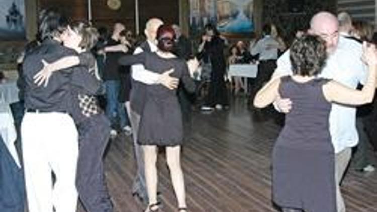 Tango hareketi başladı